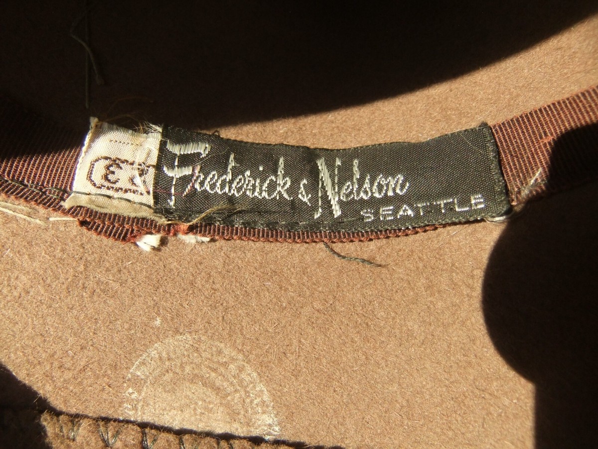 Lot of 2 VTG Frederick & Nelson Women\'s Felt Cloche Hats Ivory Brown Embellished Frederick Nelson Hat - Etsy main image 3