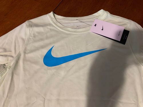NEW Nike Big Boys Dri-FIT Long-Sleeve Training Shirt, AR5313, Light Green, XL - Picture 2 of 4