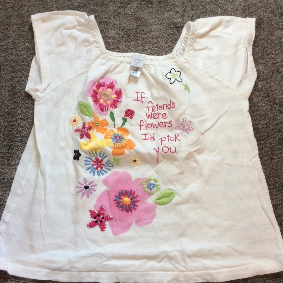 BabyGap Niñas Pantalones Capri Bronceados Botones con Camisa Cosida Blanca Conjunto Talla 3T Foto 2 de 4