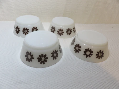 4 vintage Anchor Hocking brown Daisy  milk glass cereal bowls