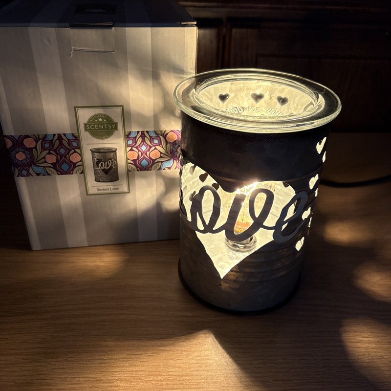 Sweet Love Scentsy Metal Warmer Silver Tin Hearts