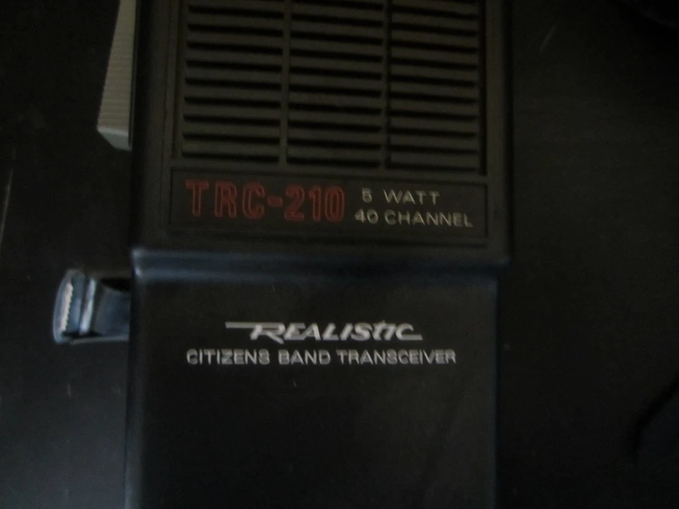 2 REALISTIC TRC-210 5watt 40chan CB 9 TRANSISTOR CB TRANSCEIVER UNTESTED - Image 4 of 4