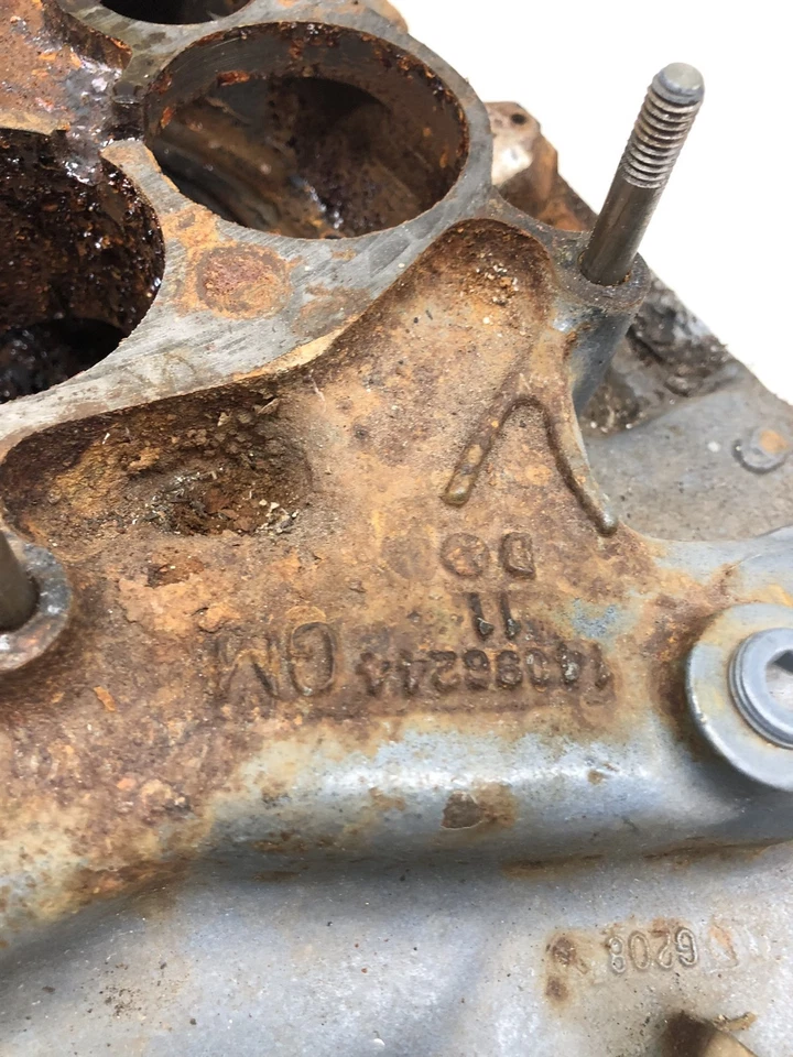 Colector de admisión motor barco marino Yamaha Sterndrive 5,7 L 350 V8 GM Foto 4 de 4