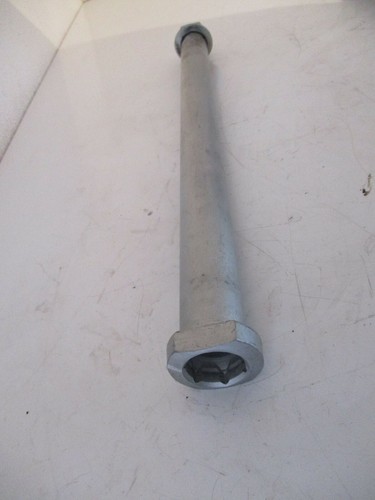 Achse Schwingachse Schwinge HONDA CBR1000RR SC57  2006-2007  - Bild 1 von 2