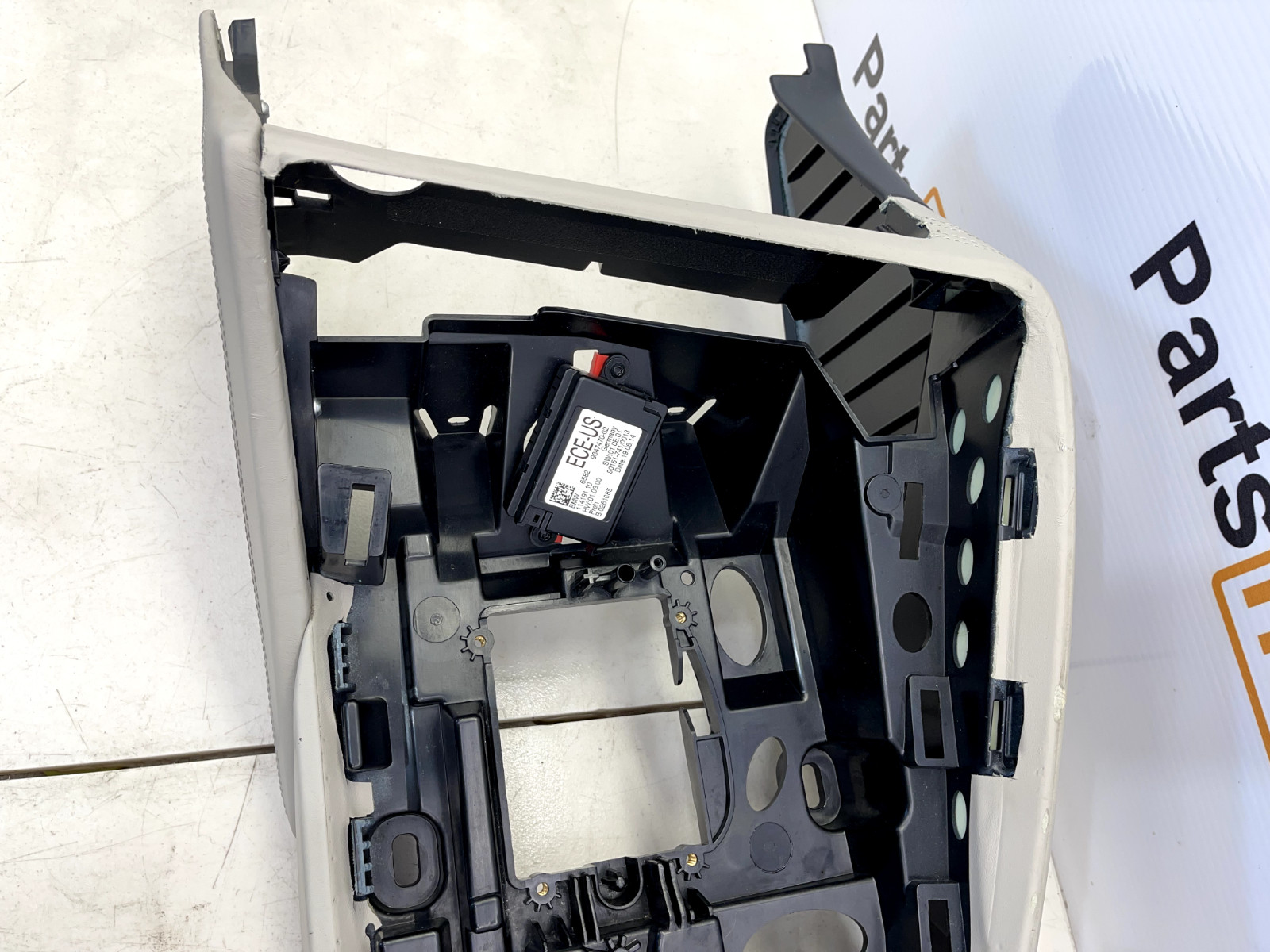 2014-2020 BMW i8 I12 OEM Front Leather Center Console Arm Rest Assembly