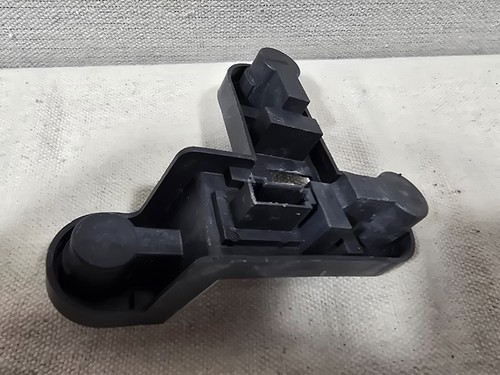 2005 Saab 9-3 ARC Sedan Driver / Left Tail Light Bulb Holder / Socket Assembly - Picture 12 of 17
