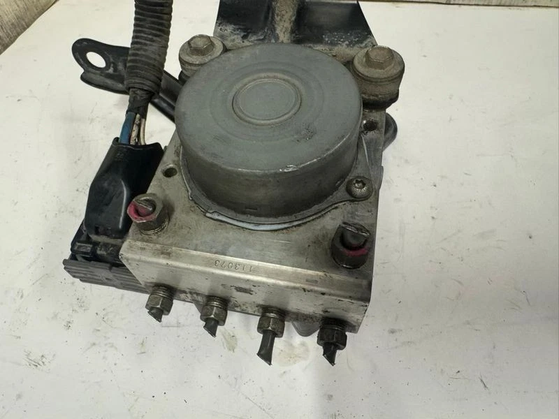 2011 Toyota Corolla 1.8L Abs Pump Anti Lock Brake Actuator & Pump Assembly OEM Foto 2 de 4