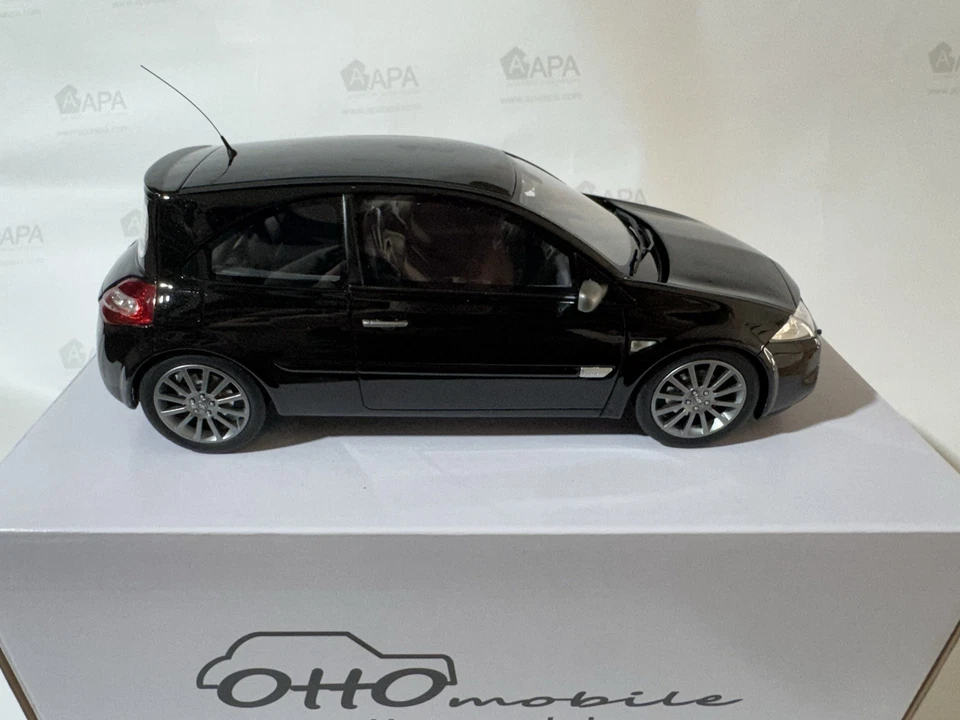 Renault Megane RS 1:18 Ottomobile - Immagine 3 di 4