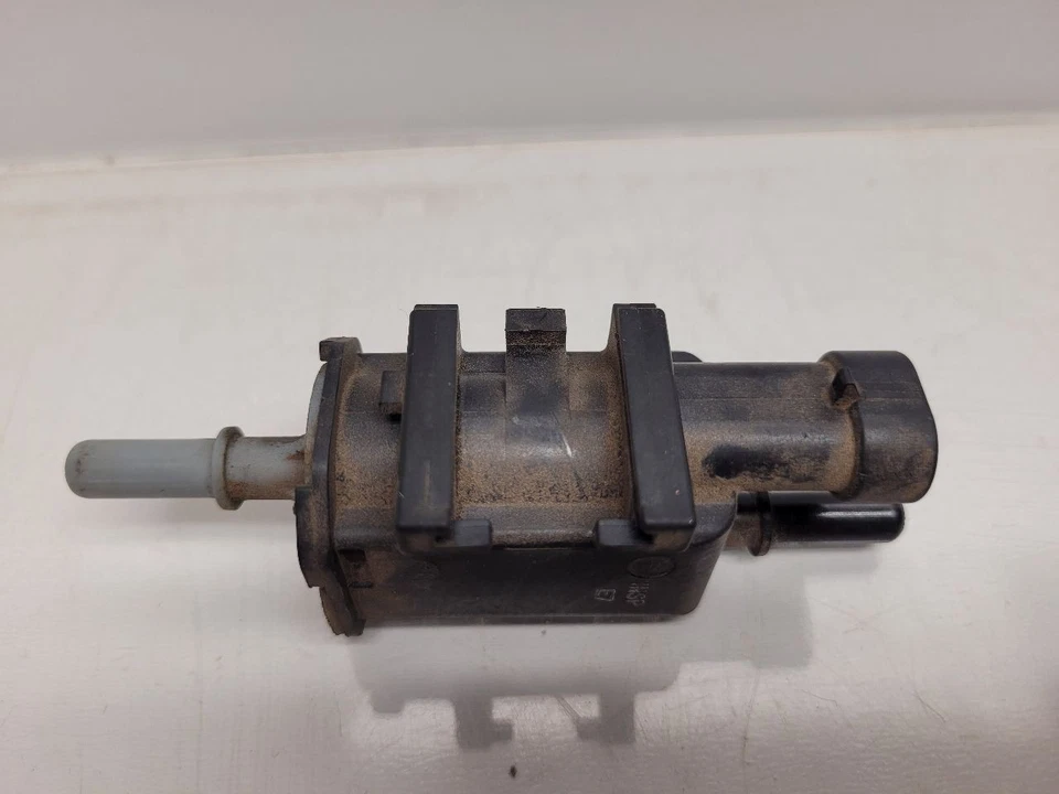 Chevrolet Silverado 1500 2013 (5,3 L/AT) motor solenoide de purga montado 12597567 Foto 4 de 4