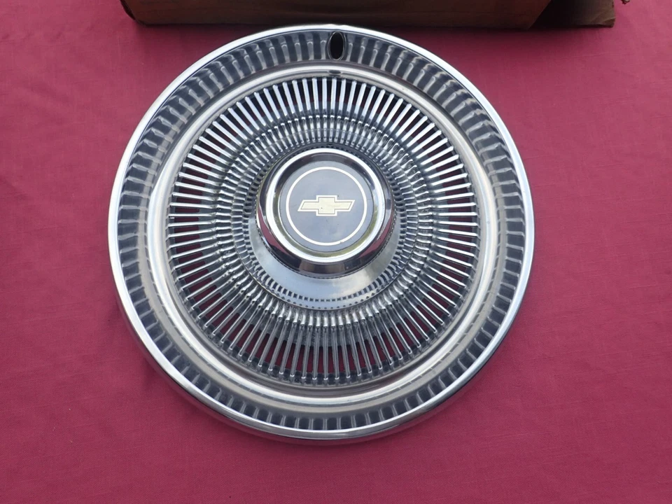Chevy Impala 1970-75, cubierta de rueda de 15"" para camión, ¡nuevo en stock!  3968761 Foto 3 de 4