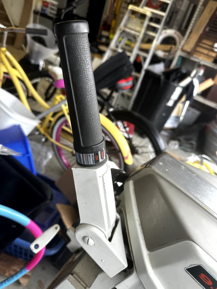 Fueraborda vintage 9,9 con soporte. Foto 4 de 4