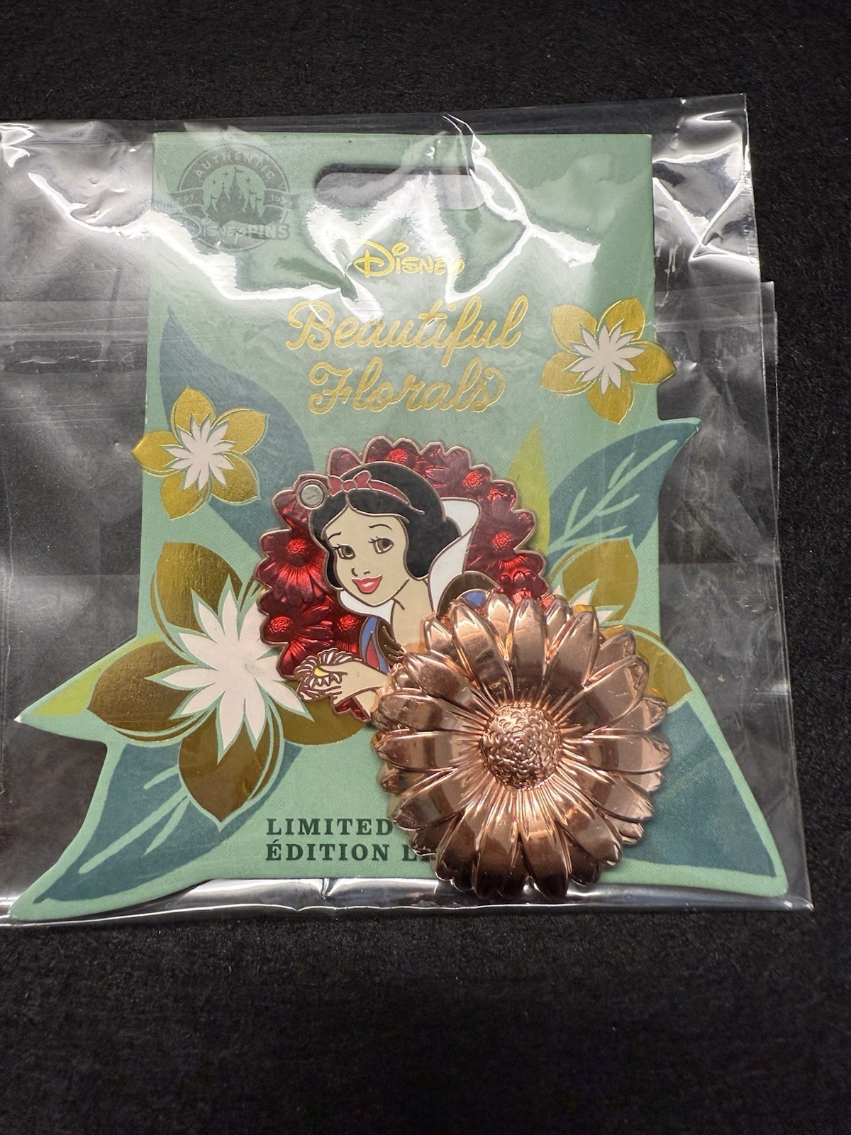 Disney 2022 Beautiful Florals Snow White Hinged Flower Pin LE 4000