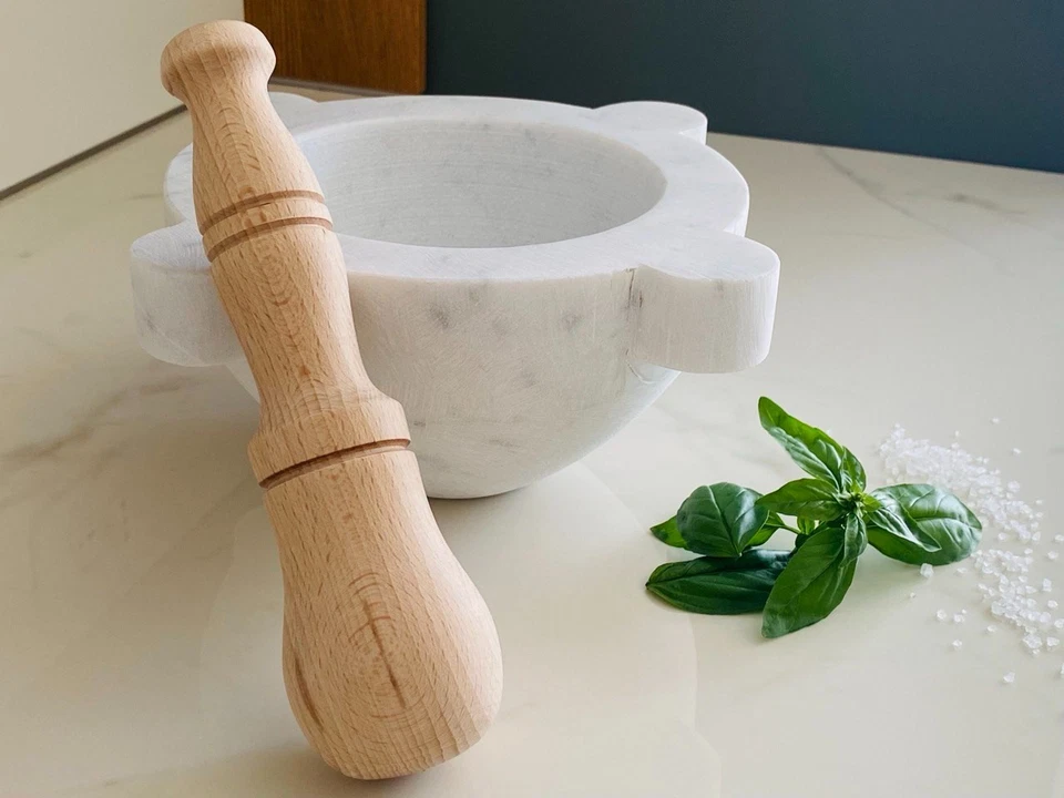 Mortaio Marmo Bianco di Carrara diametro 20 cm con pestello in legno di Faggio - Immagine 2 di 4