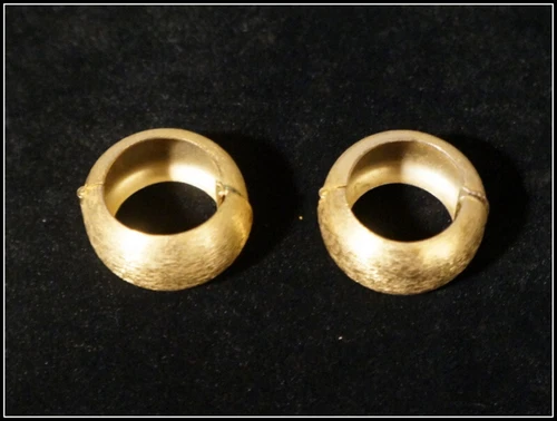 Vintage Napier Gold Tone Clasp Hinged Round Earring Costume Jewelry #L372