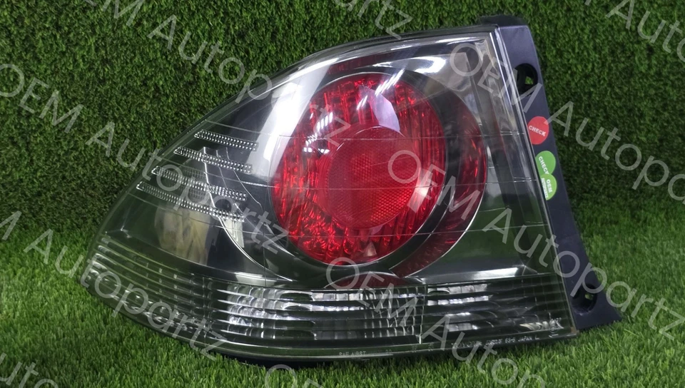 Par de luces traseras izquierda y derecha OEM usado Lexus Altezza IS200 IS300 SXE10 Foto 3 de 4