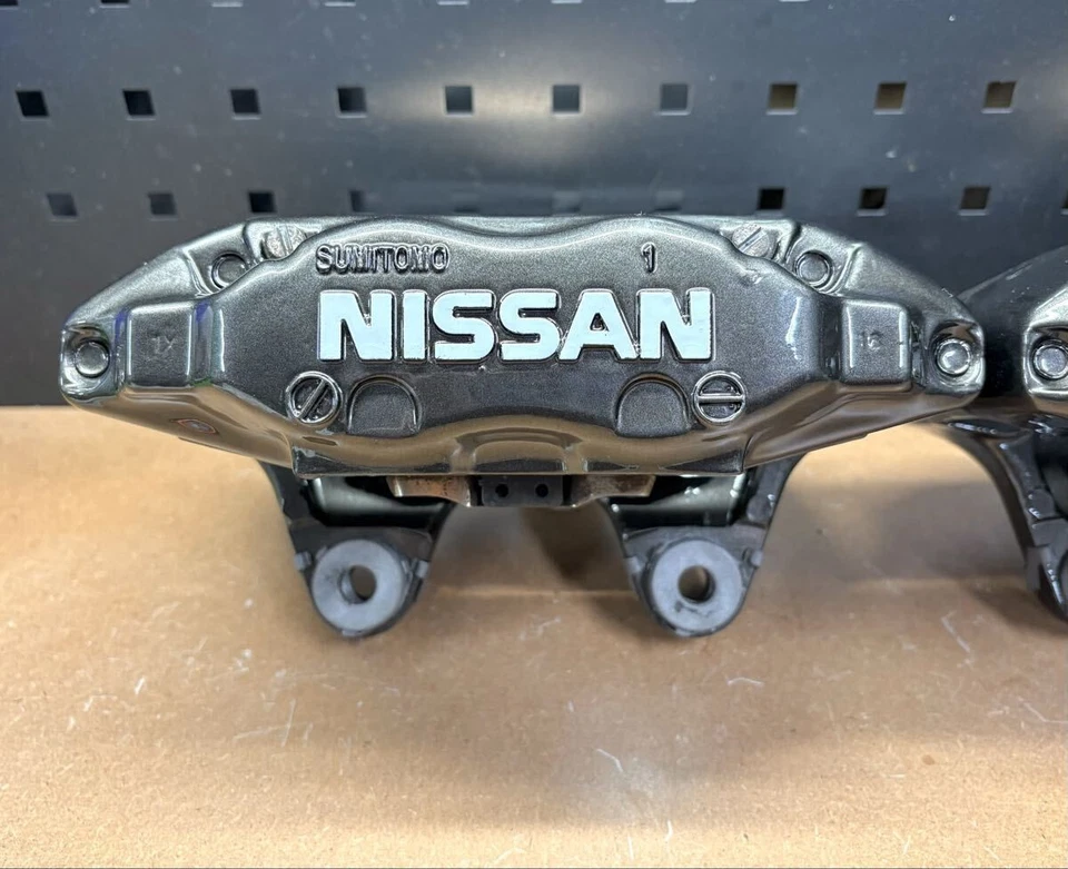 Juego de pinzas de freno delanteras Nissan Skyline GT-R BNR32 R33 R34 Silvia S13 S14 S15 4PO Foto 2 de 4