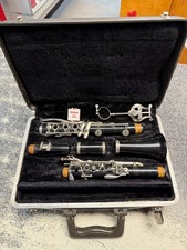 VINTAGE BUNDY RESONITE CLARINET WITH ORIGINAL CASE MADE IN USA NEEDS PAD 795801
