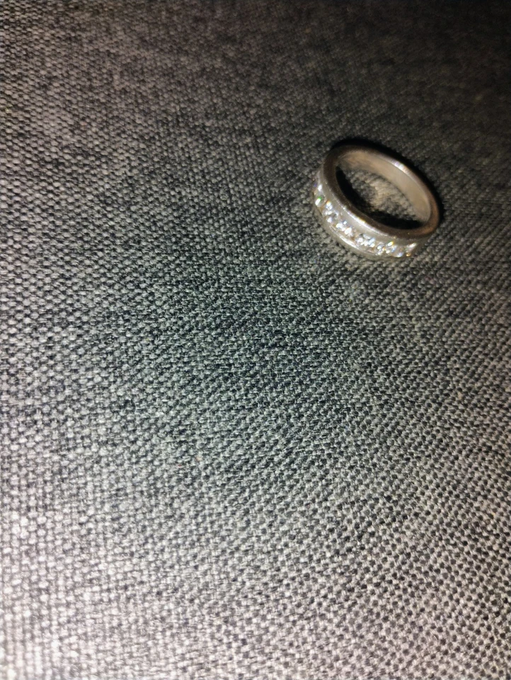 Anillo de diamantes de 2 quilates y 7 filas para hombre usado pero en buen estado Foto 4 de 4