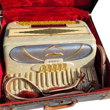 Iorio Como Accordion Piano Accordion Made in Italy White and Pearl with Case