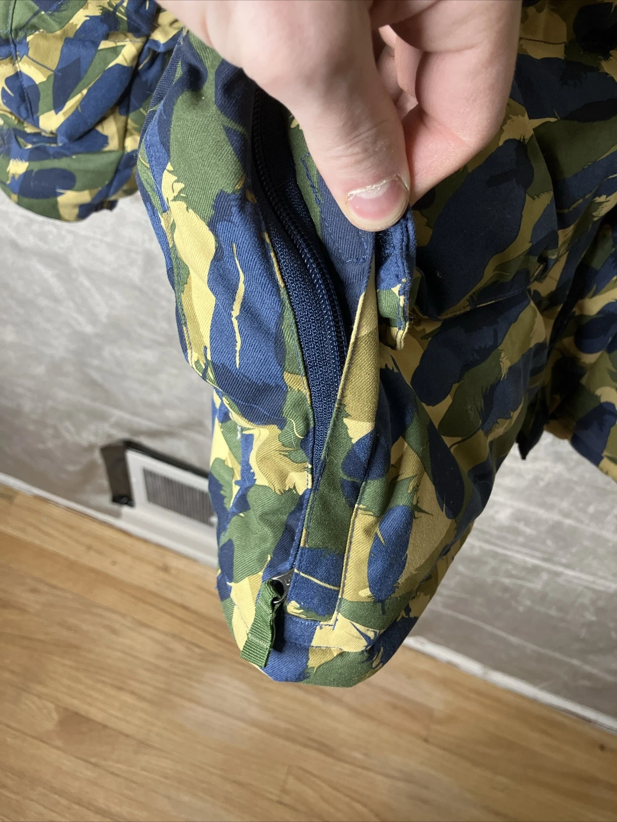 burton est 1977 goosedown hooded snowboard ski coat y2k jacket
