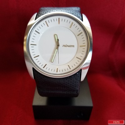 nixon esquire watch