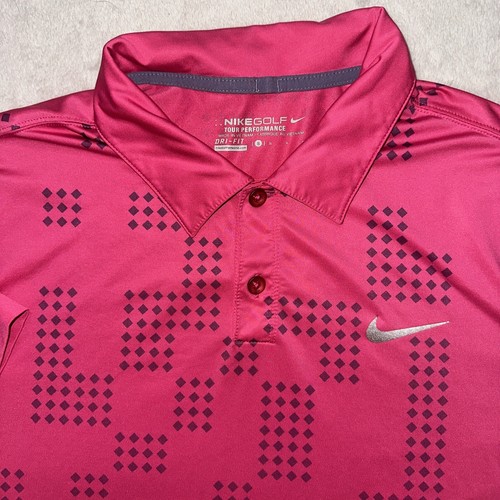 Nike Golf Tour Performance | Polo Dri-Fit para hombre con estampado de diamantes rosas | Talla pequeña - Imagen 2 de 10