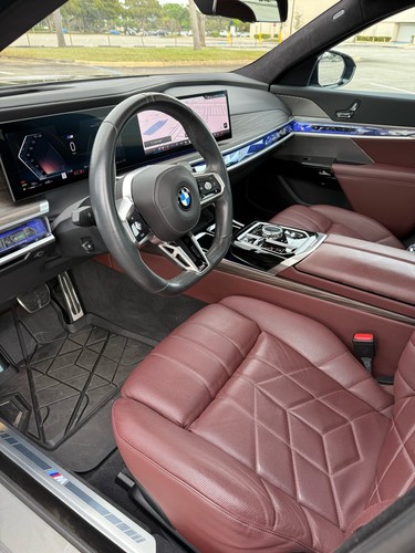 2023 BMW 7-Series 760i xDrive - Picture 9 of 20