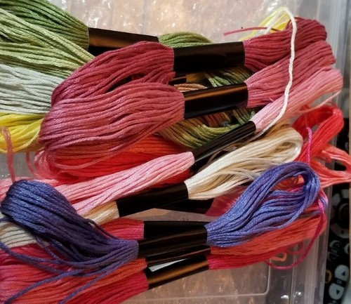 Lot 50 Mixed Colors Cotton Sewing Thread Embroidery Sewing Skeins (6 strands) - Picture 3 of 7