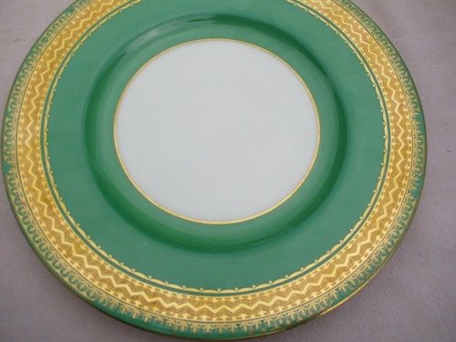 TIFFANY&CO / MINTON GOLD ENCRUSTED BAND AND GREEN EMBOSSED LARGE DINNER PLATE(D) - Picture 11 of 12