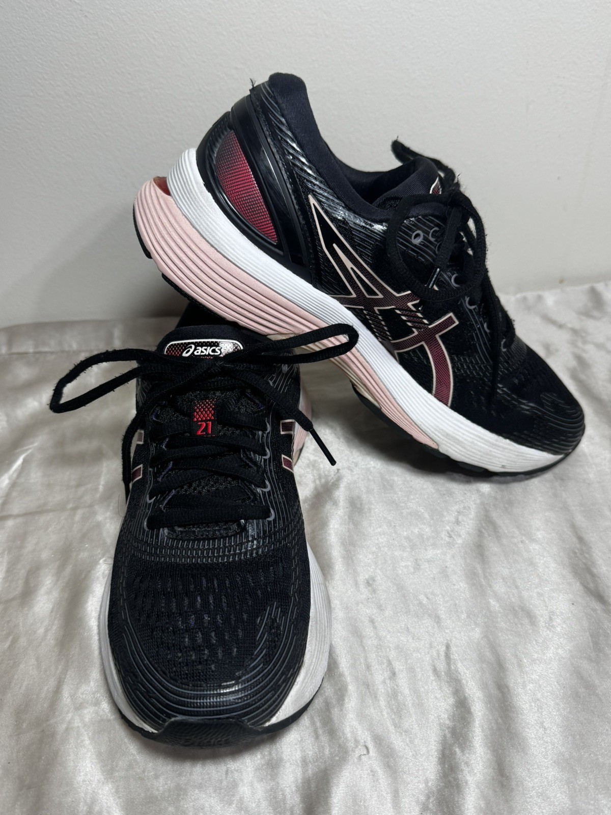 Asics Gel-Nimbus 211012A156 Running Shoes Women's Size 7 Red Sparkle