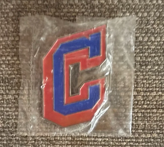 Rare Items #11 Mark Messier New York Rangers (Banner, Pins, Statue, Program) - Image 4 of 4