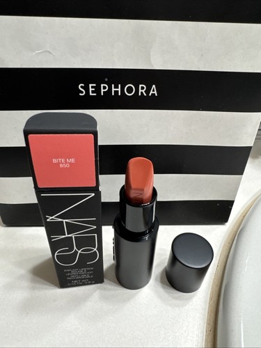 Rossetto esplicito NARS Bite Me 850. Taglia .13 oz/3,8 g nuovo con scatola!!! - Foto 4 di 10