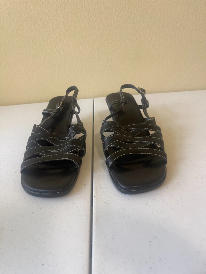 Sandalia Connie Skippy Sling Back talla 8,5 Foto 3 de 4