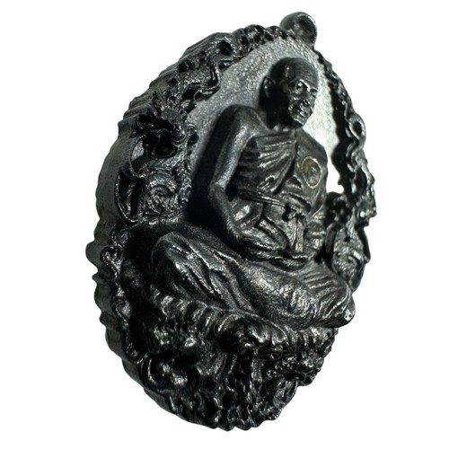 PERFECT Luang Pu Maha Sila, ancient cast coin, Mekphat Thai amulets. Genuine. - Picture 12 of 15