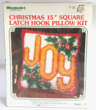 Wonder Art CHRISTMAS JOY 15" Square Latch Hook Pillow Kit 4534 Vintage/Sealed