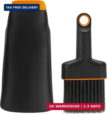 Fiskars Planting Soil Scoop & Brush Set, Dual-Sided Tool for Indoor Potting