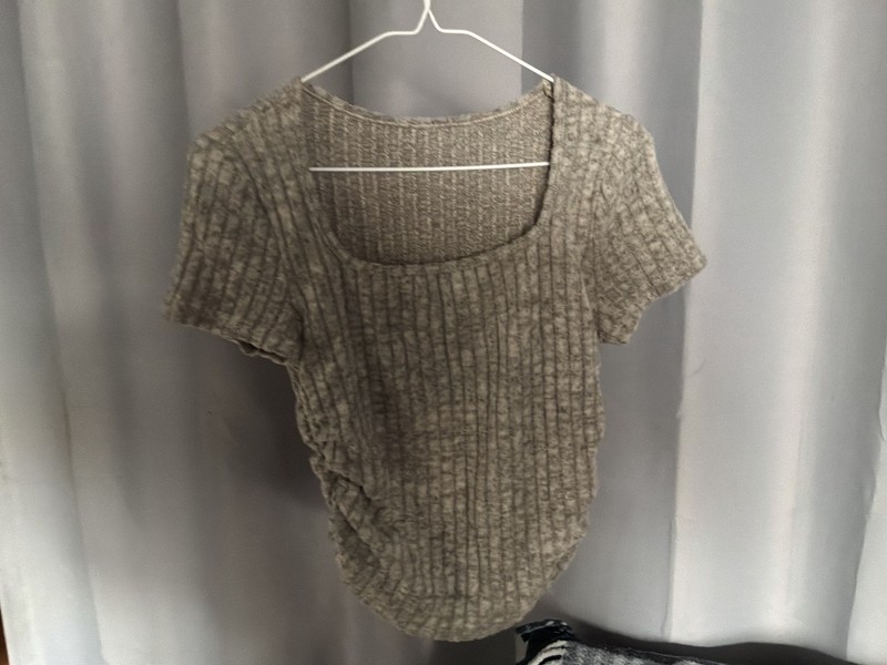 Size Medium Woman’s Scrunch Shirt