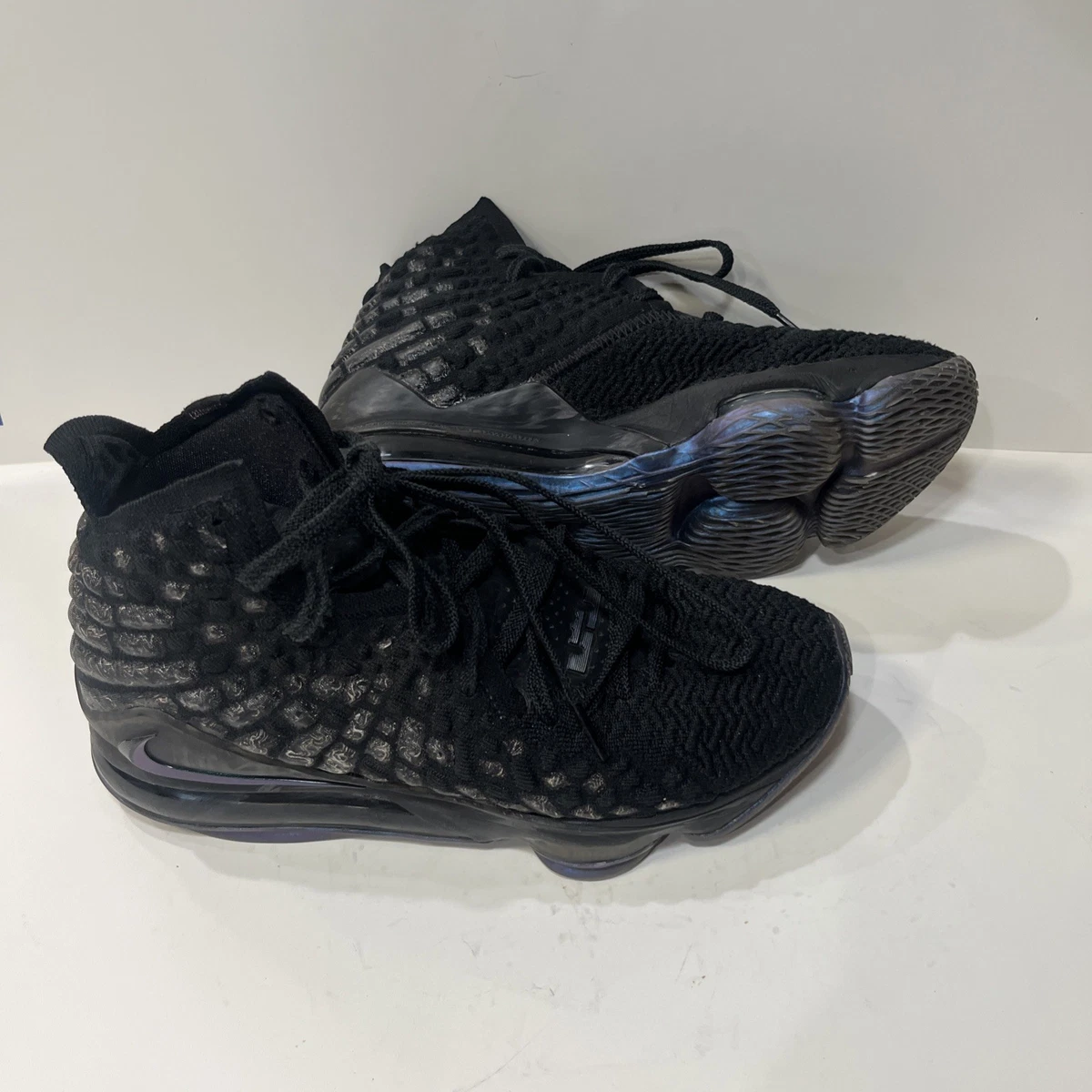 Nike LeBron 17 Currency for Sale | Authenticity Guaranteed 