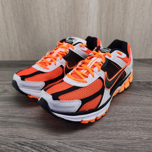 Nike Zoom Vomero 5 Gr. 7,5 Herren Total Orange Schwarz Weiß Freizeitschuhe Sneaker - Bild 6 von 11