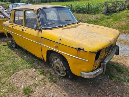 Renault 8 - Picture 1 of 4