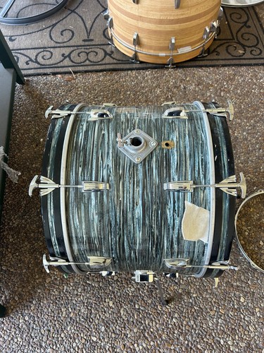 1960s Ludwig 14x20 oyster blue pearl
