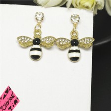 New Fashion Lady White Enamel Cute Honey Bee Crystal Women Stand Earrings