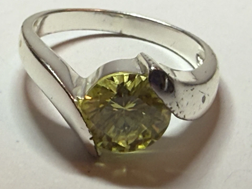 Anillo de plata de ley 925 peridoto simulado verde brillante vintage talla 7 Foto 3 de 4