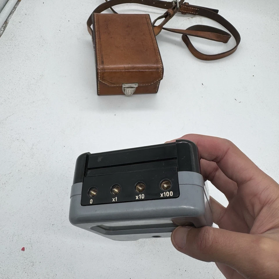 Multímetro lector de ohmios vintage Staub Co Elmes años 60 Alemania no probado con estuche Foto 4 de 4