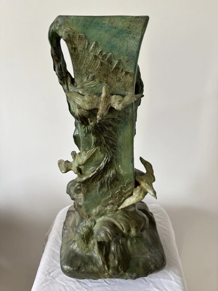Vase Art Nouveau ancien décor oiseaux en relief – patine verte – style bronze - Photo 2/4