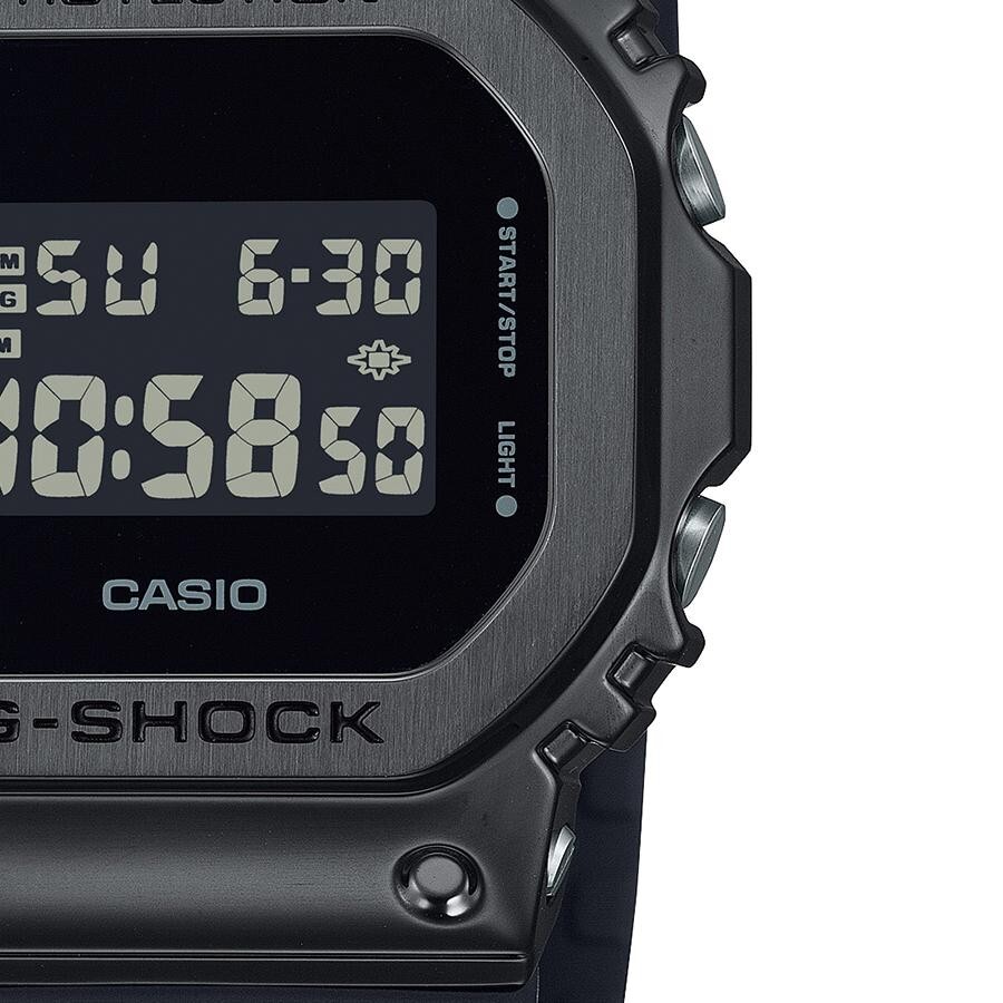 Casio G-SHOCK GM-5600UB-1JF Black Metal Case LED Light Casio G-SHOCK GM-5600UB-1JF Black Metal Case LED Light
