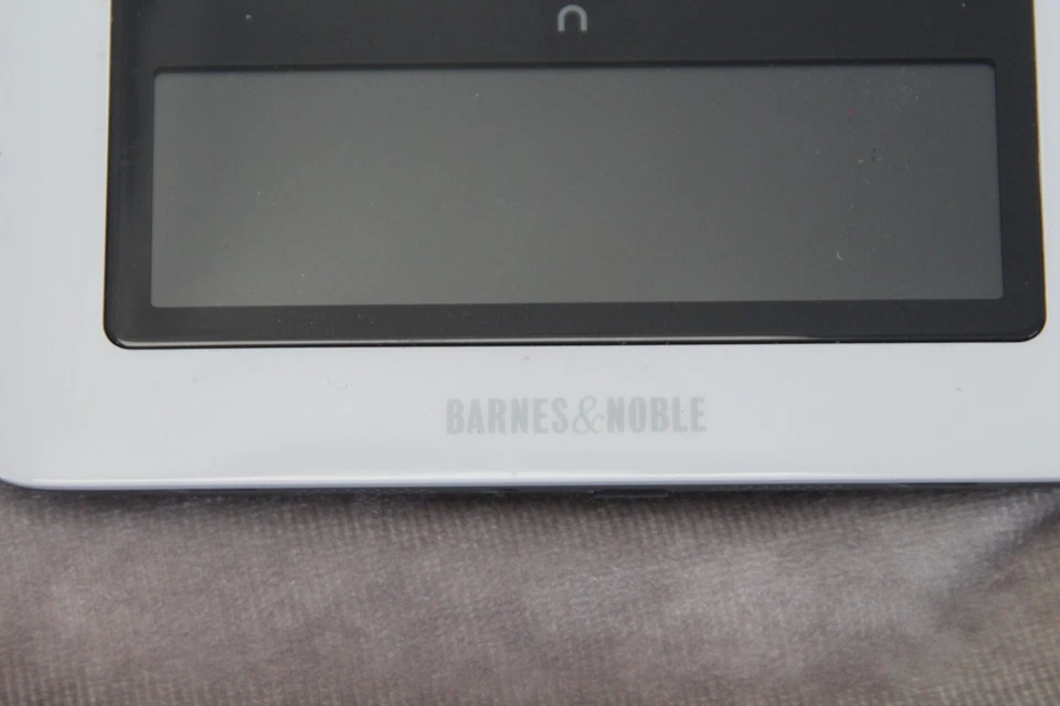 Barnes and Noble Nook только на запчасти или ремонт непроверенный с чехлом и зарядным устройством - Изображение 3 из 4