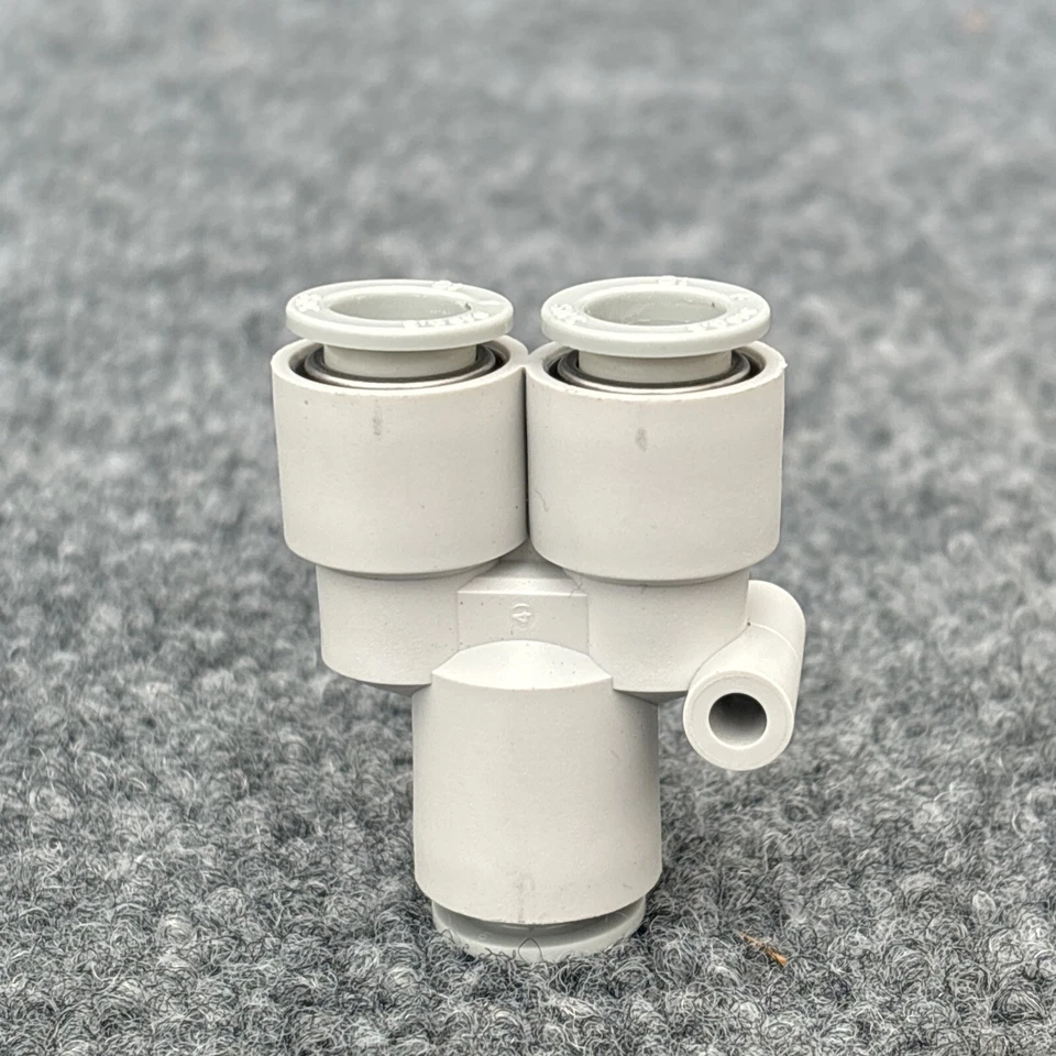 Lot of 2 - SMC KQ2U10-00A 10mm Push-In to Push-In Pneumatic Tubing Fitting - Image 2 of 4