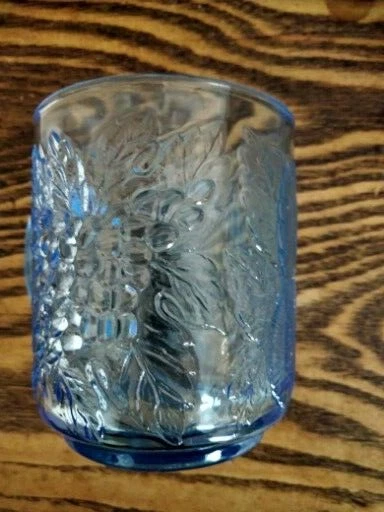 Hermoso Juego de 6 tazas de café vintage KIG Indonesia en relieve. Azul hielo. Foto 3 de 4