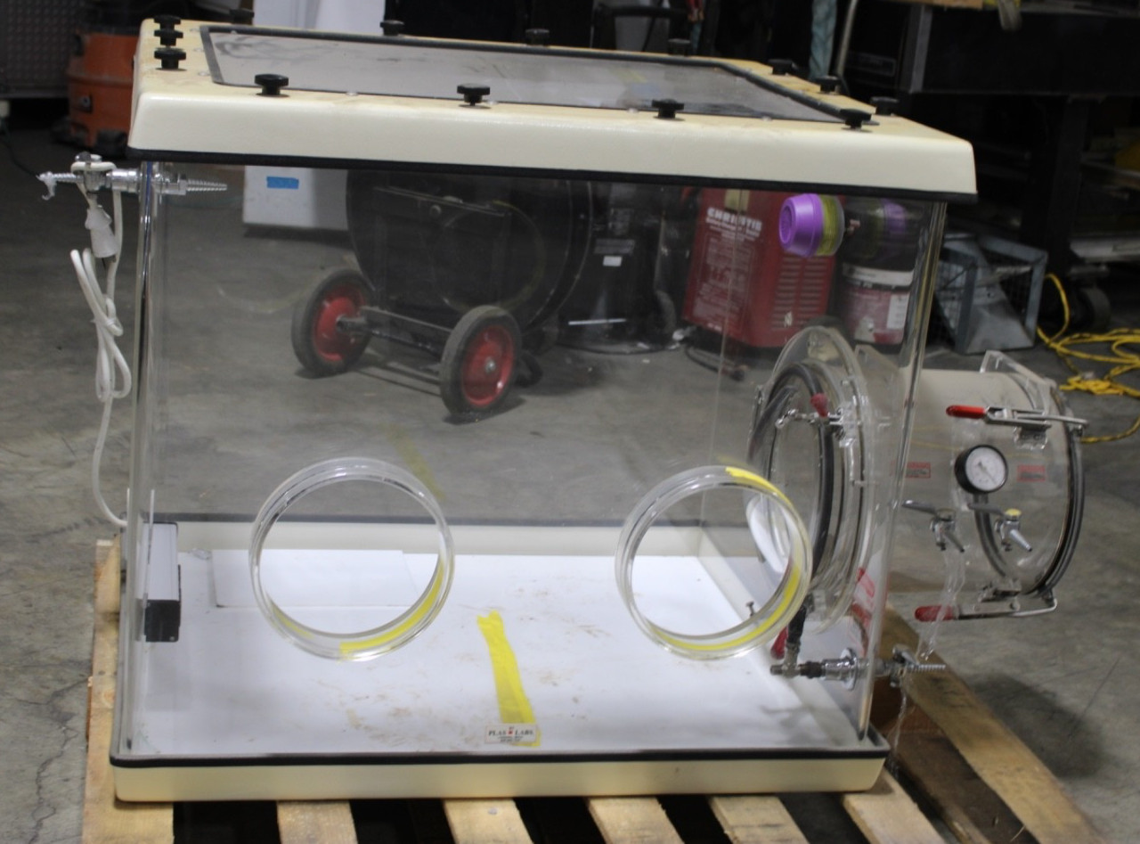 Plaslabs Glove Box 830-ABB/SP 110V